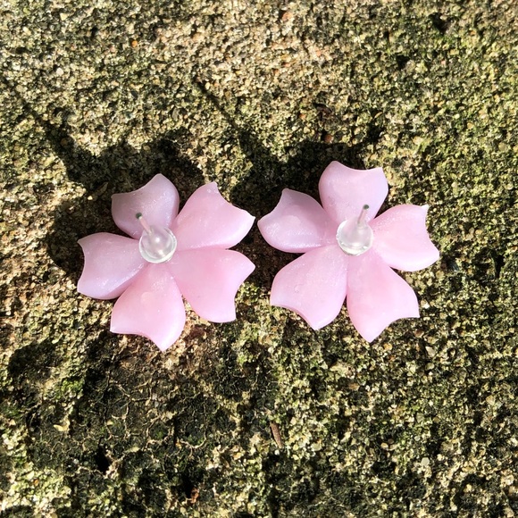 Handmade Polymer Clay Flower Earrings - Picture 13 of 14